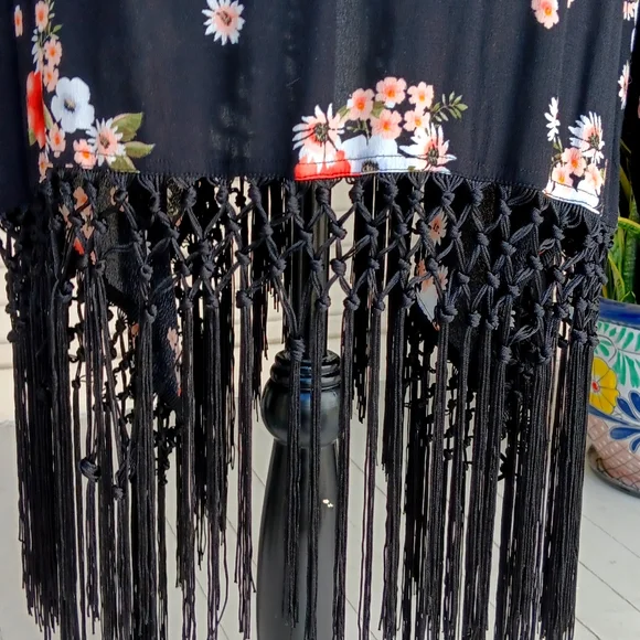 Torrid floral boho fringe kimono cardigan - Picture 3 of 11